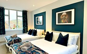 Amazing Large 3 Bedroom Apartment - Sleeps 8!