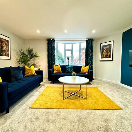 Amazing Large 3 Bedroom Apartment - Sleeps 8! Bournemouth Exterior photo